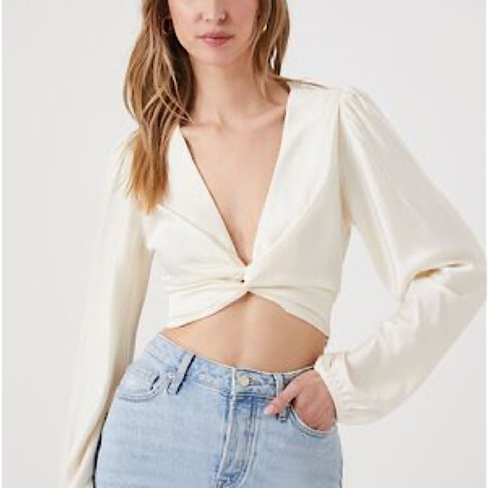 FOREVER 21 Satin Ivory twist top NWT